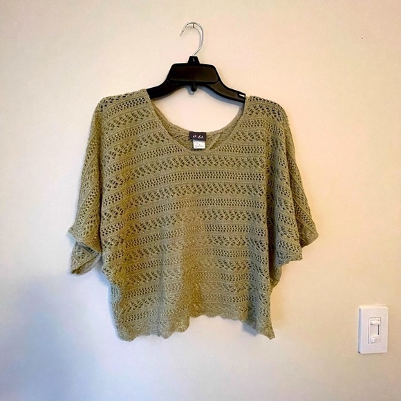 Dots Crochet Cropped Backless Sweater Size L - Picture 4 of 8